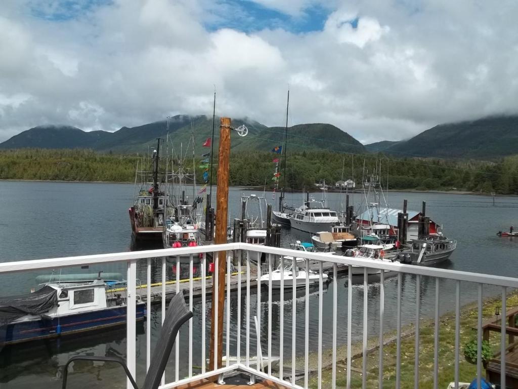 Bayshore Waterfront Inn Ucluelet Eksteriør bilde