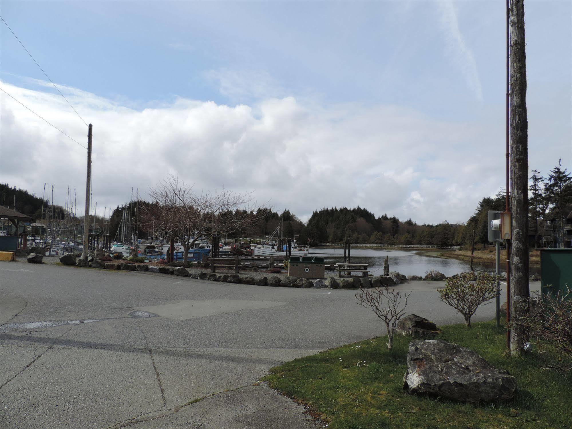 Bayshore Waterfront Inn Ucluelet Eksteriør bilde